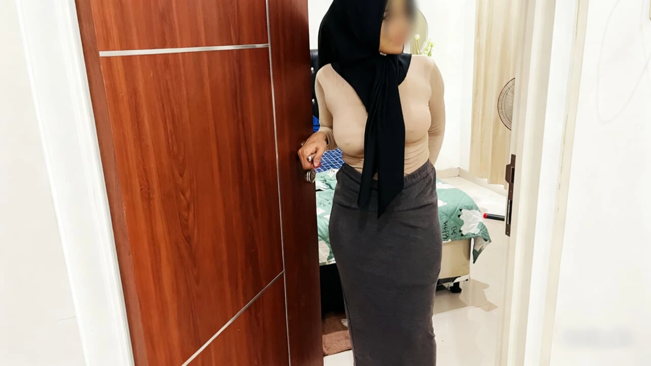Bunda Temanku Yang Berhijab Montok Itu Sungguh Menggoda