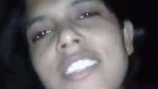 Desi Gadis Liar Mengoceh Sambil Naik Dengan Liar