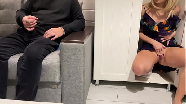 Ibu Tiri Mengintip Anak Tirinya Nonton Bokep Lalu Ngentot Dan Ngewe
