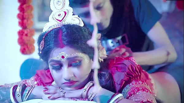 Malam Pertama Pengantin India, Suara Mesra Di Ranjang