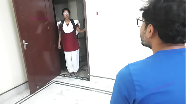 Gadis Benggala Polos Digituju Pria Asing – Kisah Mesum Hindi