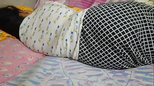 Desi Ibu Rumah Tangga Nikmati Bercinta Dengan Penuh Nafsu