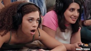Mode Kerjasama Bercinta Untuk Gamer Cewek / Realita Raja