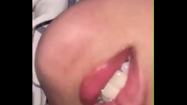 Tante Kesepian Minta Pijat Penuh Nafsu, Badannya Panas Dan Pegel