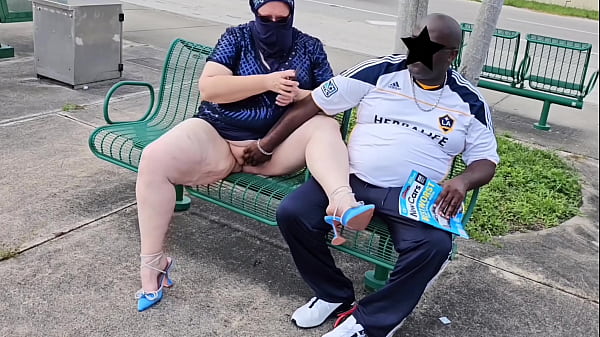 Muslimah Berhijab Bbw Ssbbw Biarkan Pria Asal Di Halte Bus Puaskan Dua Kali Di Bibir Tebal Vagina Montoknya (terbuka Di Luar Ruangan)