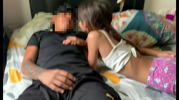 Hermanastra Ganas-ganasan Ngentot Dengan Adik Tirinya Saat Ortu Lagi Keluar Rumah – Cerita Lengkap