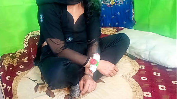 Bhabhi Muslim Seksi Berdaster Hitam Dihardcore Anal Kasar Sama Kontol Dever India, Doggystyle Anal Fuck