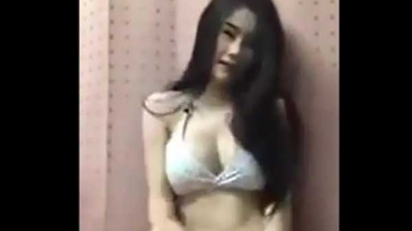 Tarian Menggoda Cewek Asia Di Live Stream Facebook