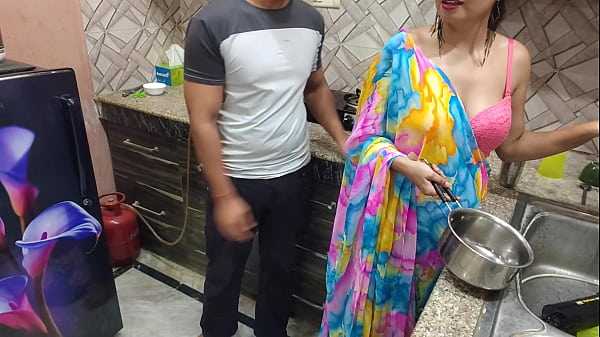 Bhabhi Mesum Digitua Ganas Devar Di Dapur, Pertama Kali Mereka Berhubungan