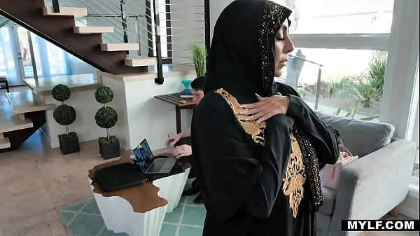 Kylie Kingston Selalu Takut Mengakui Hasrat Paling Liar Dalam Dirinya, Apalagi Dengan Statusnya Sebagai Gadis Yang Taat Beragama.