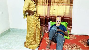 Bhabhi Seksi Bergaun Saree Mesra Intim Dengan Suami