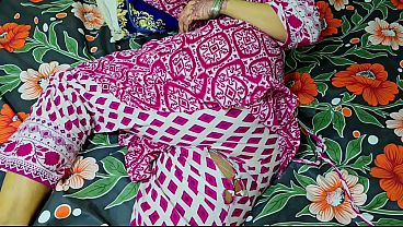 Ibu Tiri Celana Robek, Anak Tiri Ngewe Memek Ibunya Sampai Pantat Bulat Mulus.