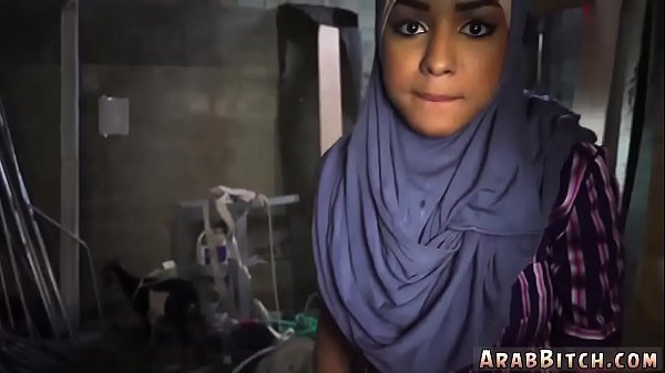 Cewek Arab Abg Dan Ibu-ibu Muslim, Nunggingin Pantat Montok Di Titik Drop Booty, 23 Km Dari Kota