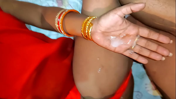 देसी माल की गर्म गांड में पहली बार हिंदी में बोलकर धीरे-धीरे लोड किया