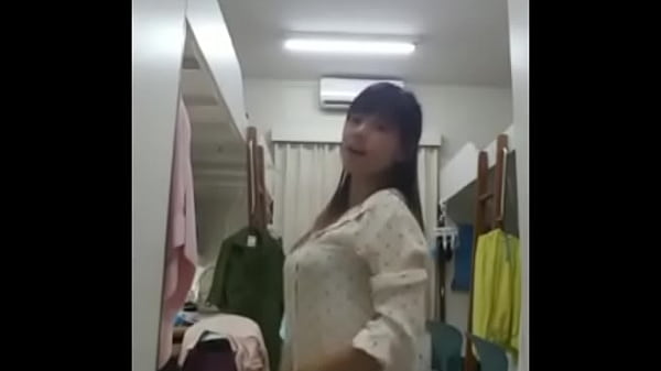 Mantan Pacar Cina Indonesia Telanjang Dan Menggoda Di Atas Panggung