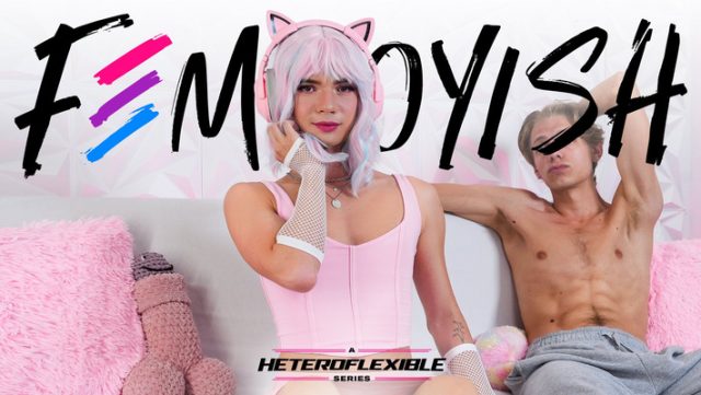 Cewek Gamer Femboy Nakal Ganti Joystick Sama Kontol Panas