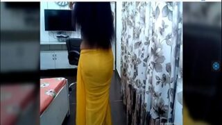Cewek India Seksi Buka Baju Dan Goyang Bugil Di Depan Webcam