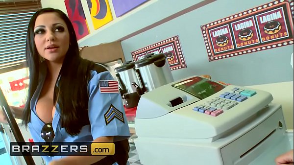 Seragam Ketat, Tits Gede, Audrey Bitoni, Honey White, Johnny Sins – Boston Cream – Brazzers, Bikin Makin Panas
