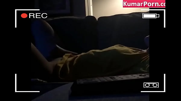 Ngentot Sambil Liatin Cewek Cina Colmek Diam-diam Dari Kamera.