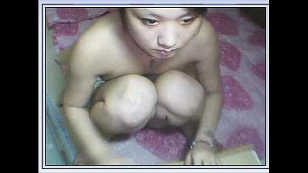 Cewek China Mungil Buka Kaki Di Depan Kamera