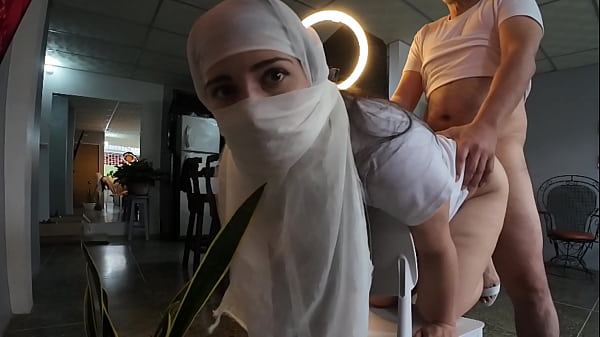 Ibu-ibu Berjilbab Ngewe Keras Sampai Kontol Mancing Di Lubang Belakang