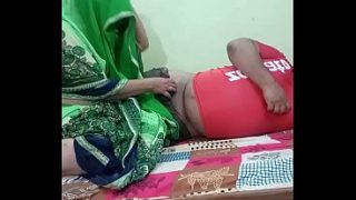 Desi Indian Couple Lagi Ngewe Panas Di Kamar, Crot Di Kasur