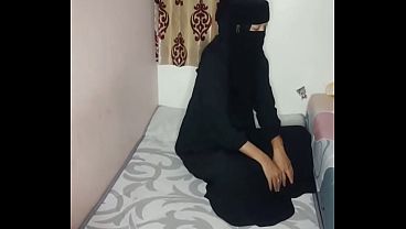 Gadis Bercadar Main Belakang Sama Sopir Pribadi, Nafsu Tersembunyi Di Balik Hijab.