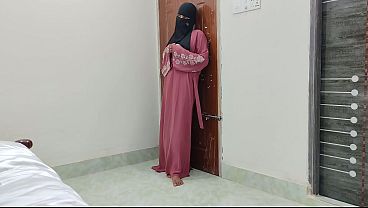 Malu-malu Tapi Pengen Banget, Hijabi Indo Pertama Kali Digenjot Brutal Sampai Merem Melek.
