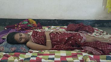 Desi Bhabhi Ketahuan Digebukin Tetangga Depan Suami