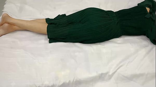 Saat Malam, Step Adikku Yang Masih 18 Tahun Sendirian Di Kamar, Aku Masuk Dan Menikmati Tubuh Mulusnya Dengan Penuh Nafsu.