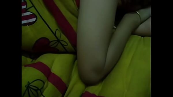Desi Bhabhi Lagi Mesra Sama Tetangga, Gak Tahan Lihat Body Montoknya