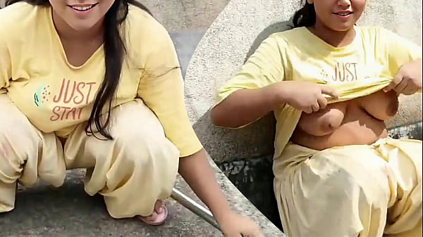 Janda Muda Montok Digauli Di Atap, Video Mesum Desa Cewek Kampung Seksi.