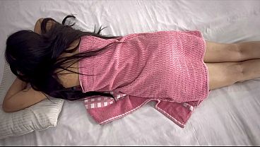 Pelayan Pijat Pantat Cewek Nri, Lanjut Ngentot Memek Sambil Mainin Bokong Gede