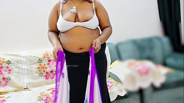 Bhabhi India Pake Saree, Siap Dimakan Dari Belakang, Tetek Montok Keliatan Jelas.