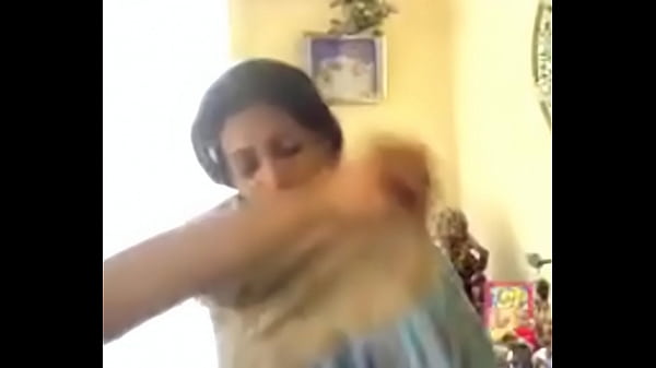Malu-malu Tapi Bikin Ngilu, Desi Manis Udah Punya Pacar Tapi Matanya Nakal.