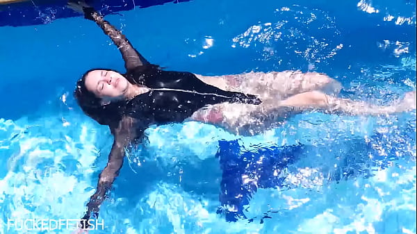 Body Basah Jessica Bunny Di Bawah Air, Gaya Nakal Bikin Ngiler.