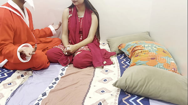 Tahun Baru 2026, Video Bokep Paling Hot Dengan Dirty Talk Hindi Roleplay Saarabhabhi Yang Bikin Makin Horny Sama Santa.