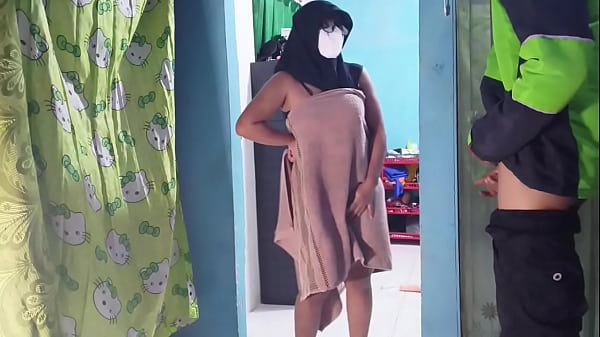 Kepergok Ojol Bawa Nasi, Tangan Lagi Main Kontol Sendiri