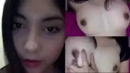 Si Cantik Pamer Dada Buat Pacar Tersayang