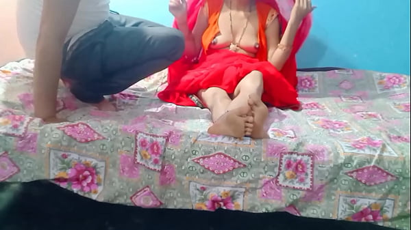 Bhabhi Ne Ghar Mein Akeli Rehkar Devar Ke Saath Masti Mein Apna Petticoat Utha Diya