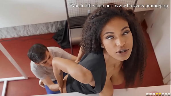 Nonton Full Video Tina Fire Di Brazzers, Kontol Ngecrot Di Pantat Sambil Ngemil Popcorn.