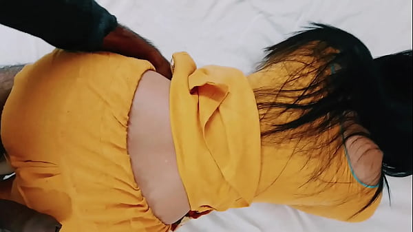 Desi Chachi Lagi Digebukin Kontol, Njerit-jerit Keenakan.