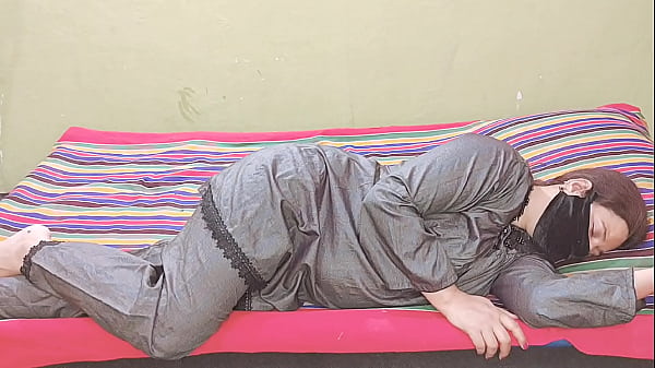 Pakistani Bhabhi Digebrek Kenceng Cepet Gaya Doggy Pake Suara Desi Hindi