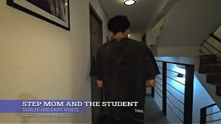 Ibu Tiri Dan Muridnya Lagi Panas-panasnya, Nggak Bisa Nahan Lagi!
