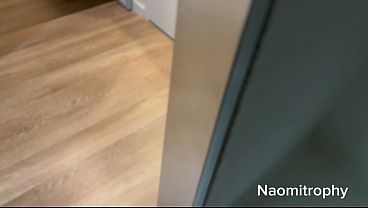 Liburan Mesum Sama Kakak Tiri – Naomi Noel