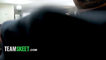 Fiona Frost Mungil Sama Mona Montok Berebut Kontol Panas Di Pesta Threesome