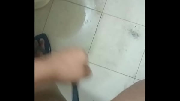 Kamar Mandi, Jari-jari Nakal Main Di Situ, Cewek Desi Minta Digaruk.