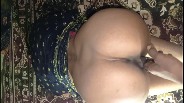 Malam Panas Di Rumah, Kakak Ipar Desi Sama Adik Ipar Ngewe Sambil Digodain Abang Ipar.