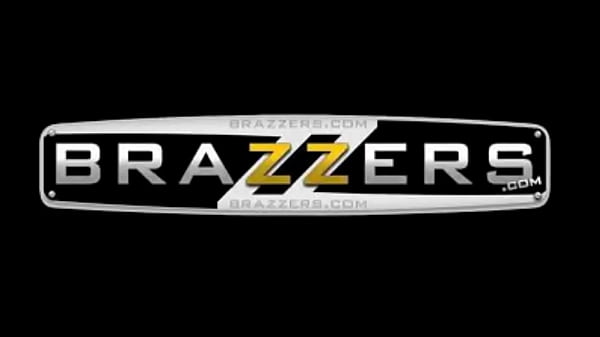 Brazzers, Bintang Porno, Titem Gede Goyang-goyang Bikin Ngilu!