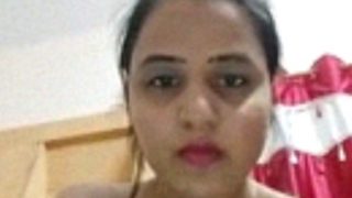 Tight Boobed Desi Lady Showing Nude With Hindi Audio